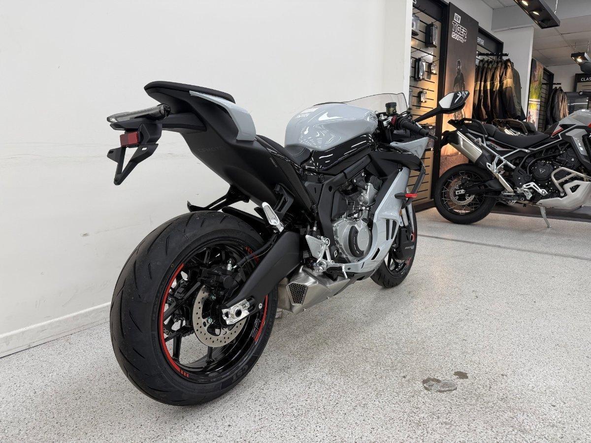 2025 CF MOTO 675 SR-R SPORTS