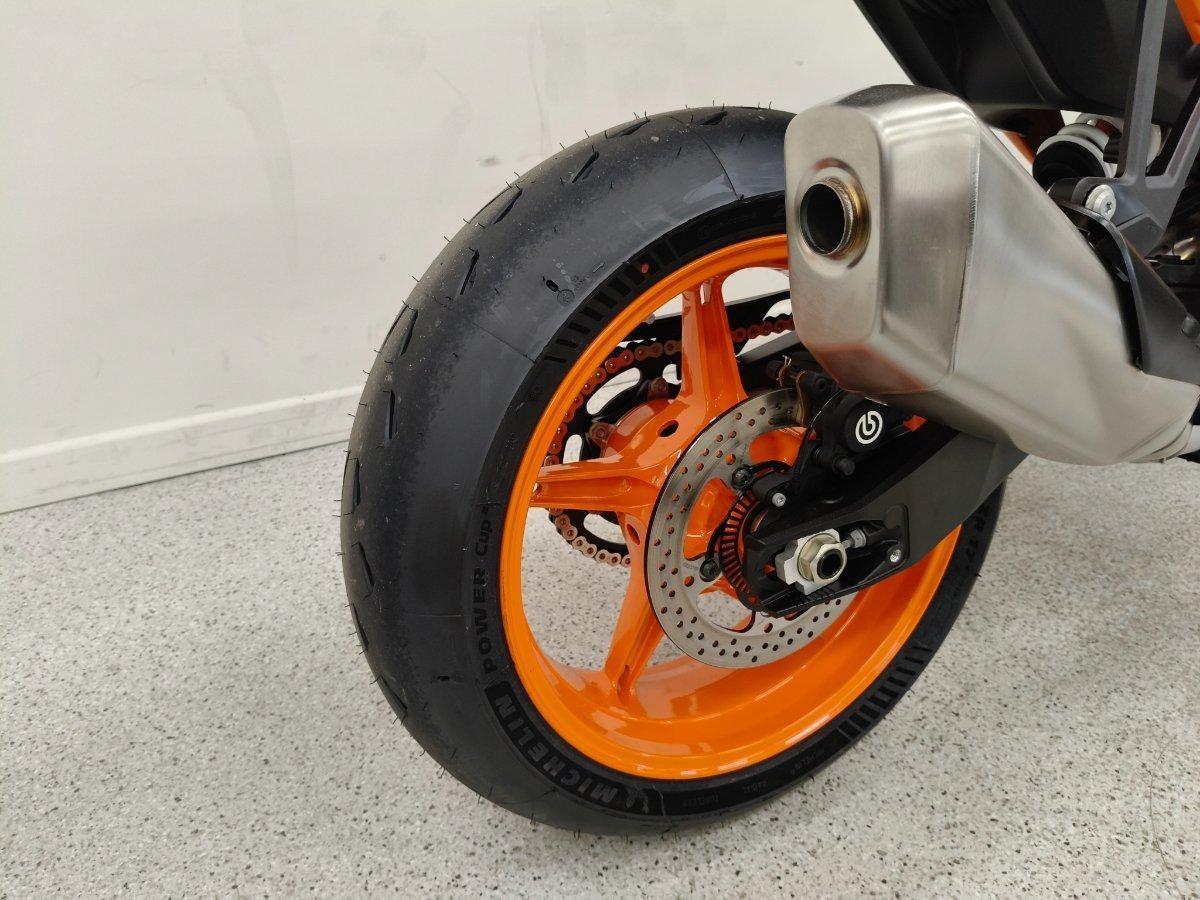2026 KTM 990 DUKE R ROAD