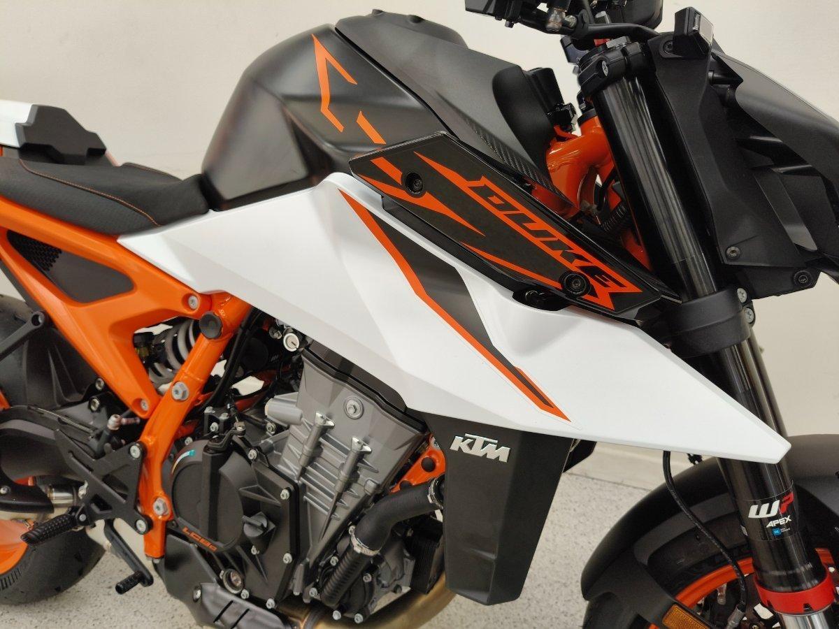 2026 KTM 990 DUKE R ROAD
