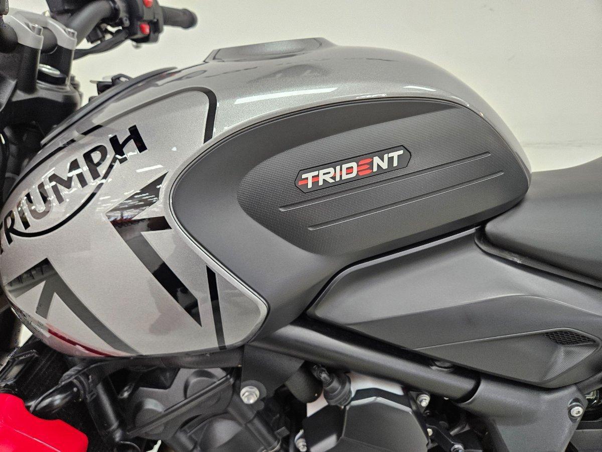 2024 TRIUMPH TRIDENT 660 ROAD