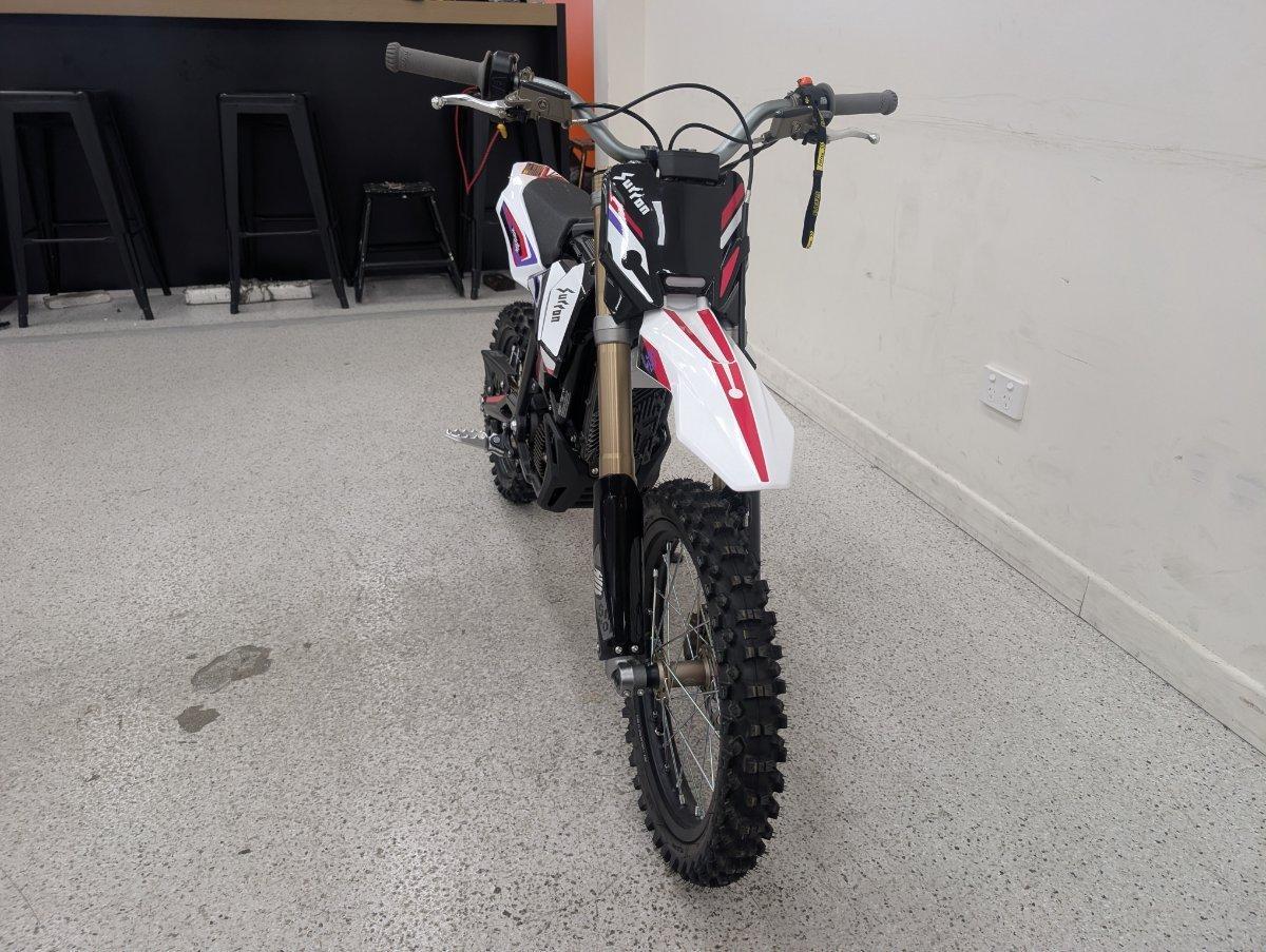 2025 SUR-RON HYPER BEE 14/12 TRAIL
