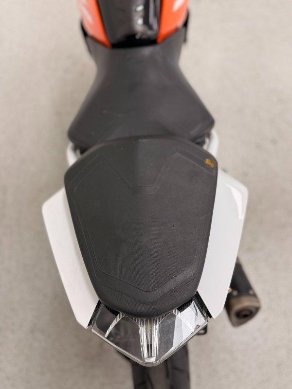 2022 KTM 390 DUKE ROAD