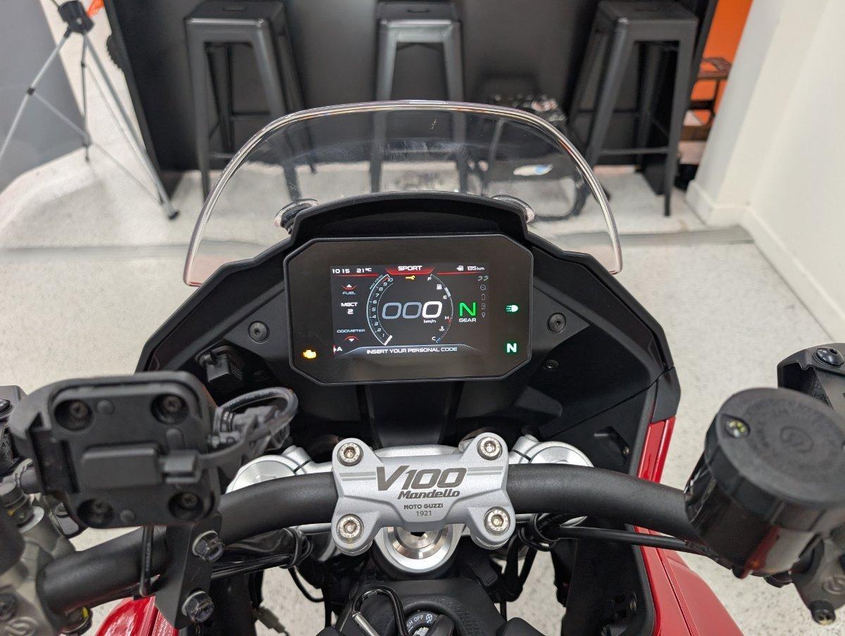 2023 MOTO GUZZI V100 MANDELLO ROAD