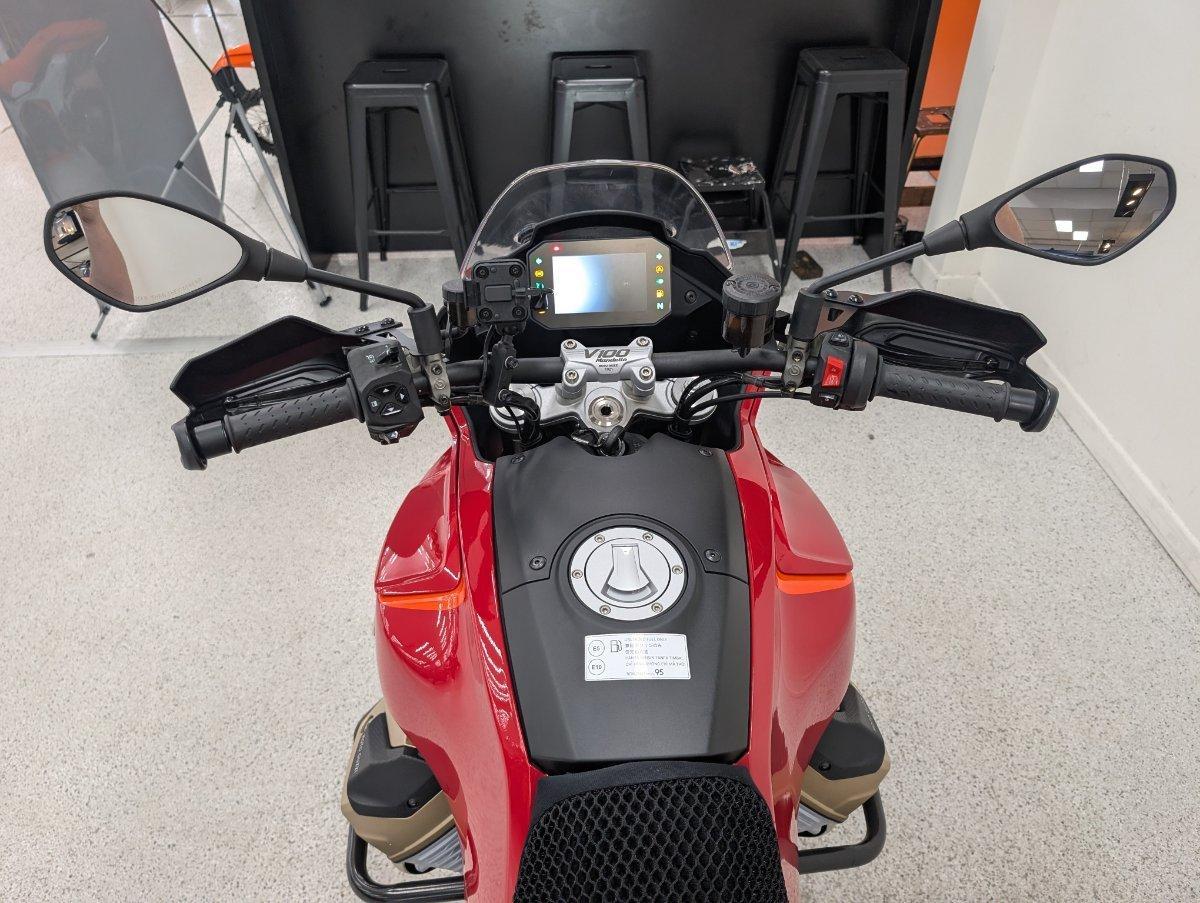 2023 MOTO GUZZI V100 MANDELLO ROAD