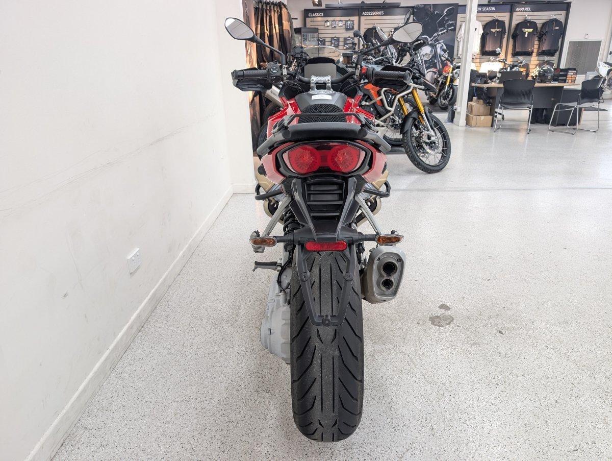 2023 MOTO GUZZI V100 MANDELLO ROAD