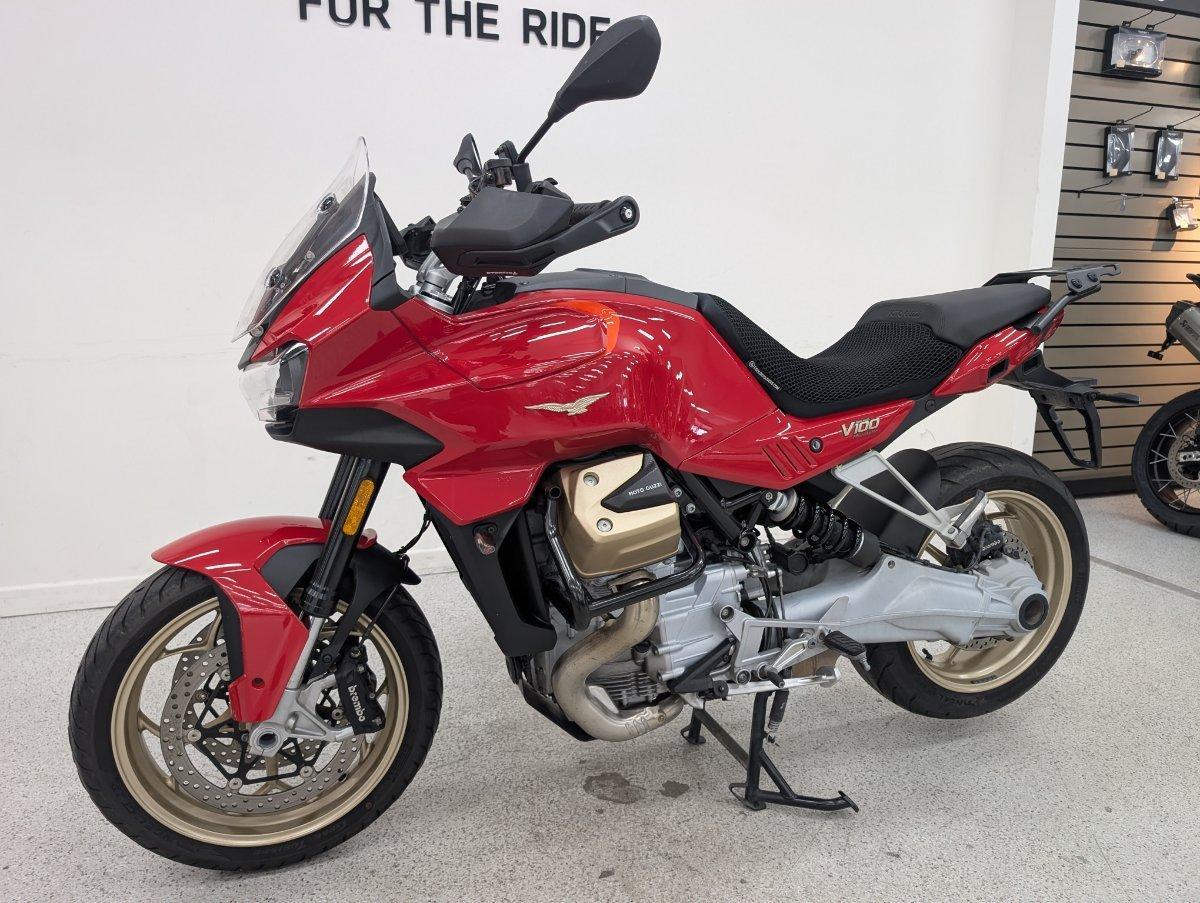 2023 MOTO GUZZI V100 MANDELLO ROAD