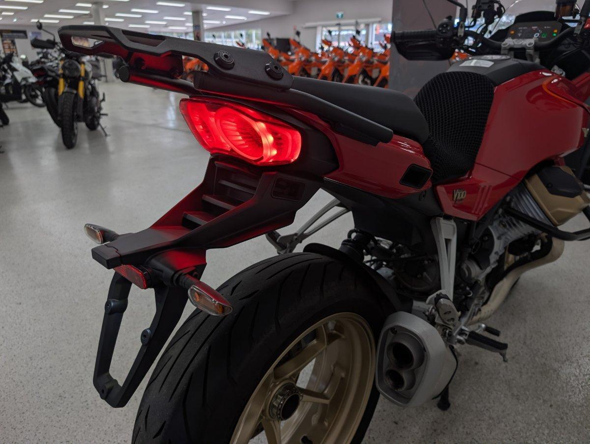 2023 MOTO GUZZI V100 MANDELLO ROAD