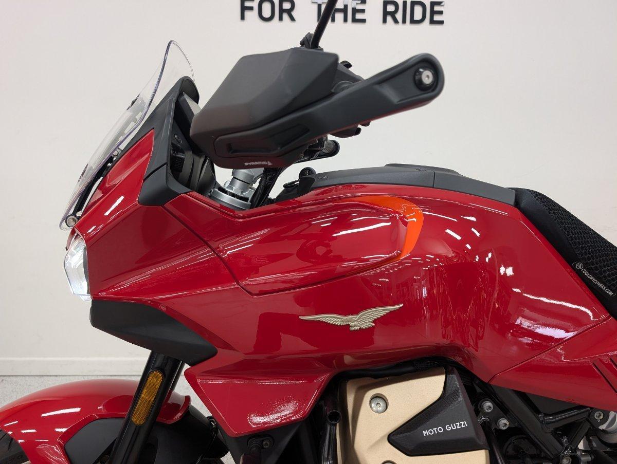 2023 MOTO GUZZI V100 MANDELLO ROAD
