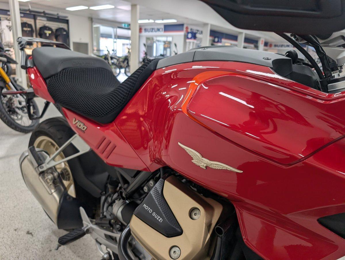 2023 MOTO GUZZI V100 MANDELLO ROAD