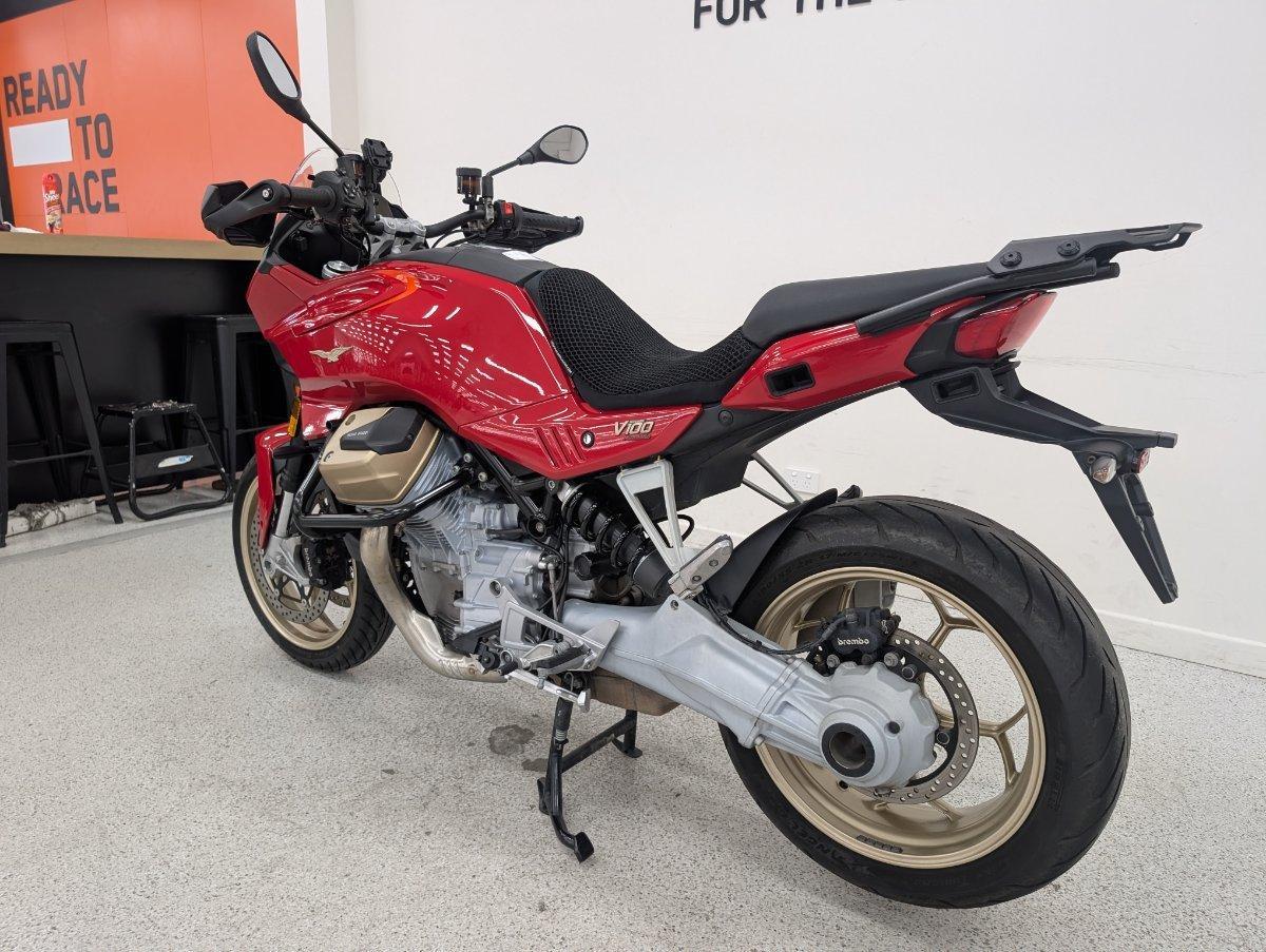 2023 MOTO GUZZI V100 MANDELLO ROAD