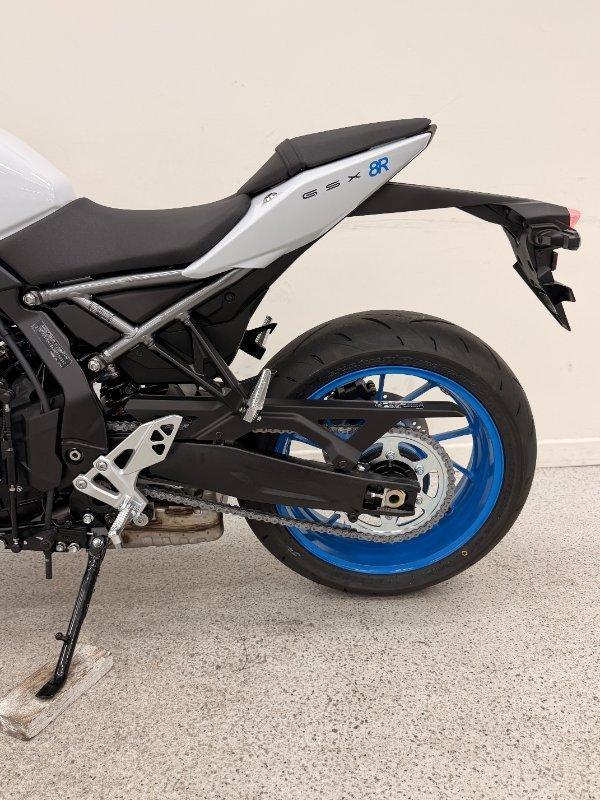 2026 SUZUKI GSX-8R ROAD