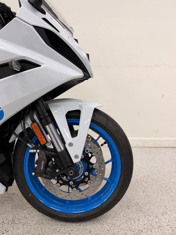 2026 SUZUKI GSX-8R ROAD