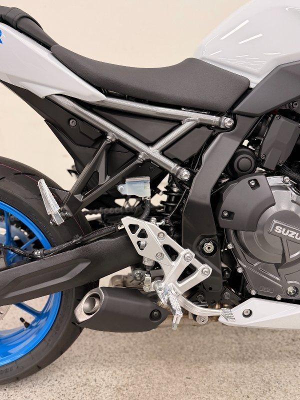 2026 SUZUKI GSX-8R ROAD