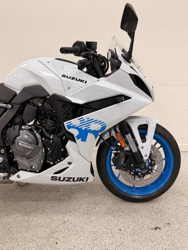 2026 SUZUKI GSX-8R ROAD
