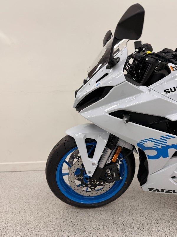 2026 SUZUKI GSX-8R ROAD