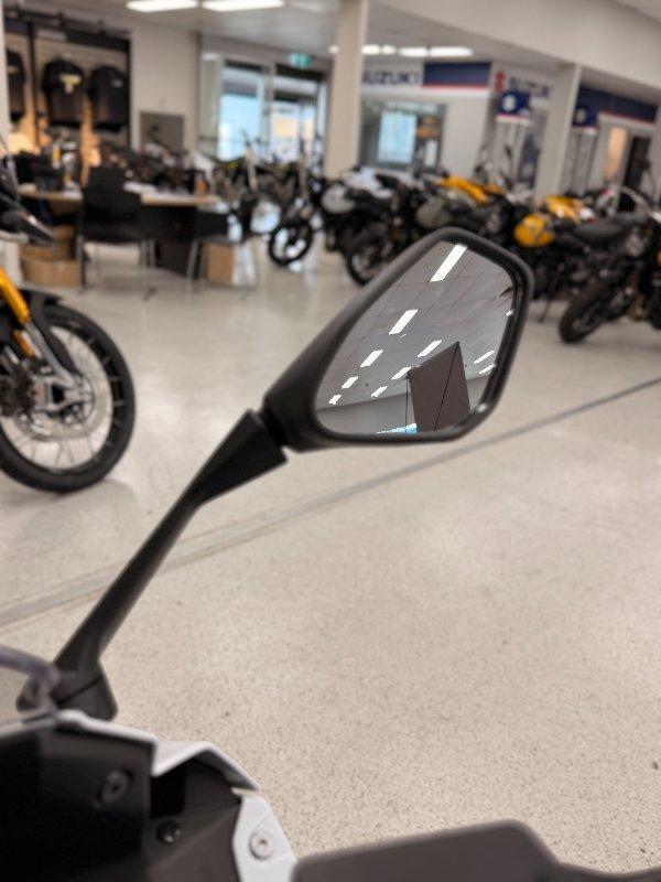 2026 SUZUKI GSX-8R ROAD