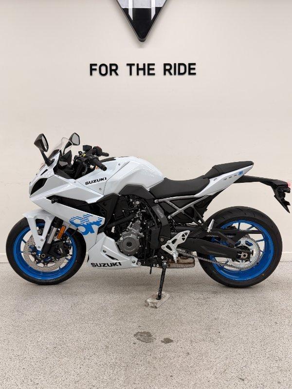 2026 SUZUKI GSX-8R ROAD