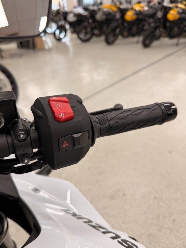 2026 SUZUKI GSX-8R ROAD