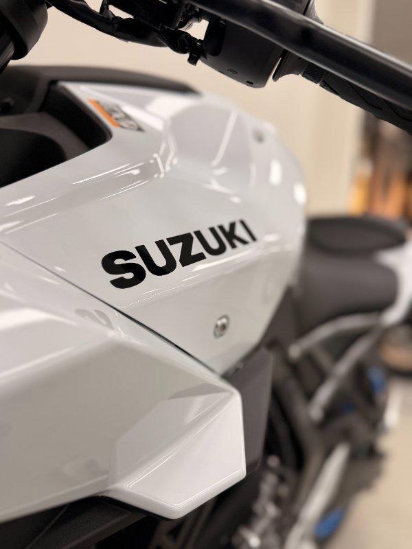 2026 SUZUKI GSX-8R ROAD