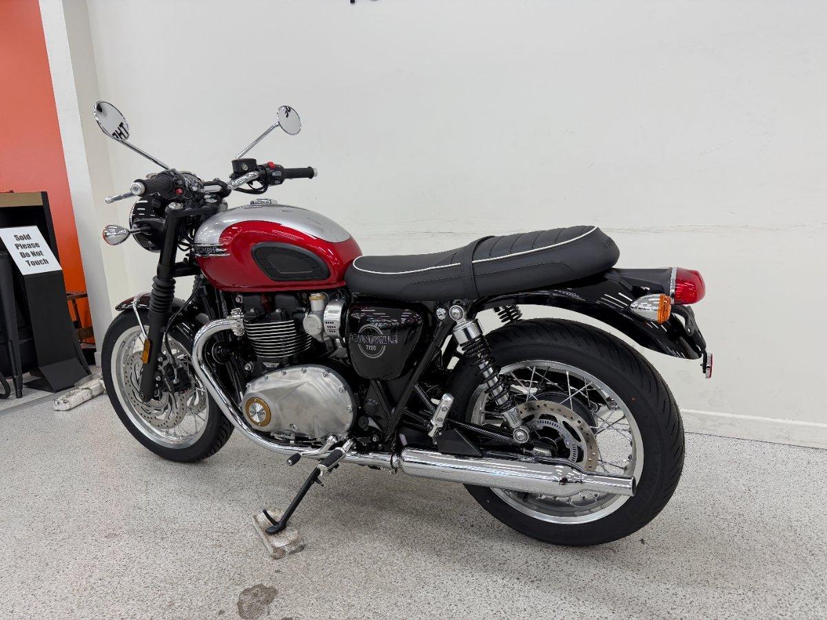 2026 TRIUMPH BONNEVILLE T120 ROAD