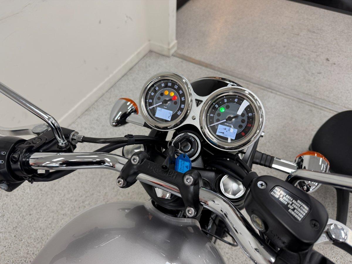 2026 TRIUMPH BONNEVILLE T120 ROAD