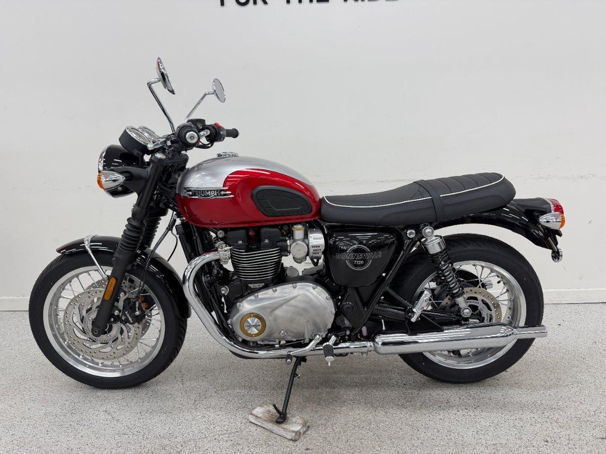 2026 TRIUMPH BONNEVILLE T120 ROAD