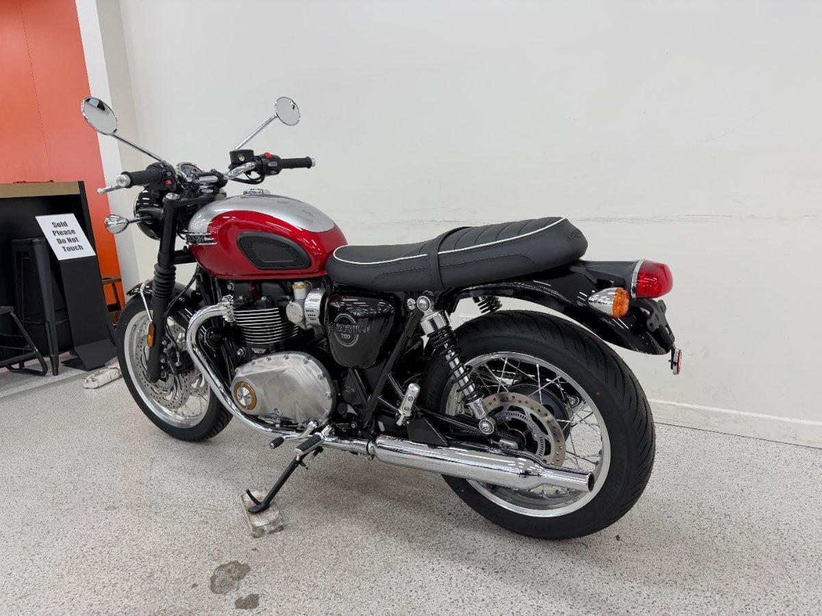 2026 TRIUMPH BONNEVILLE T120 ROAD