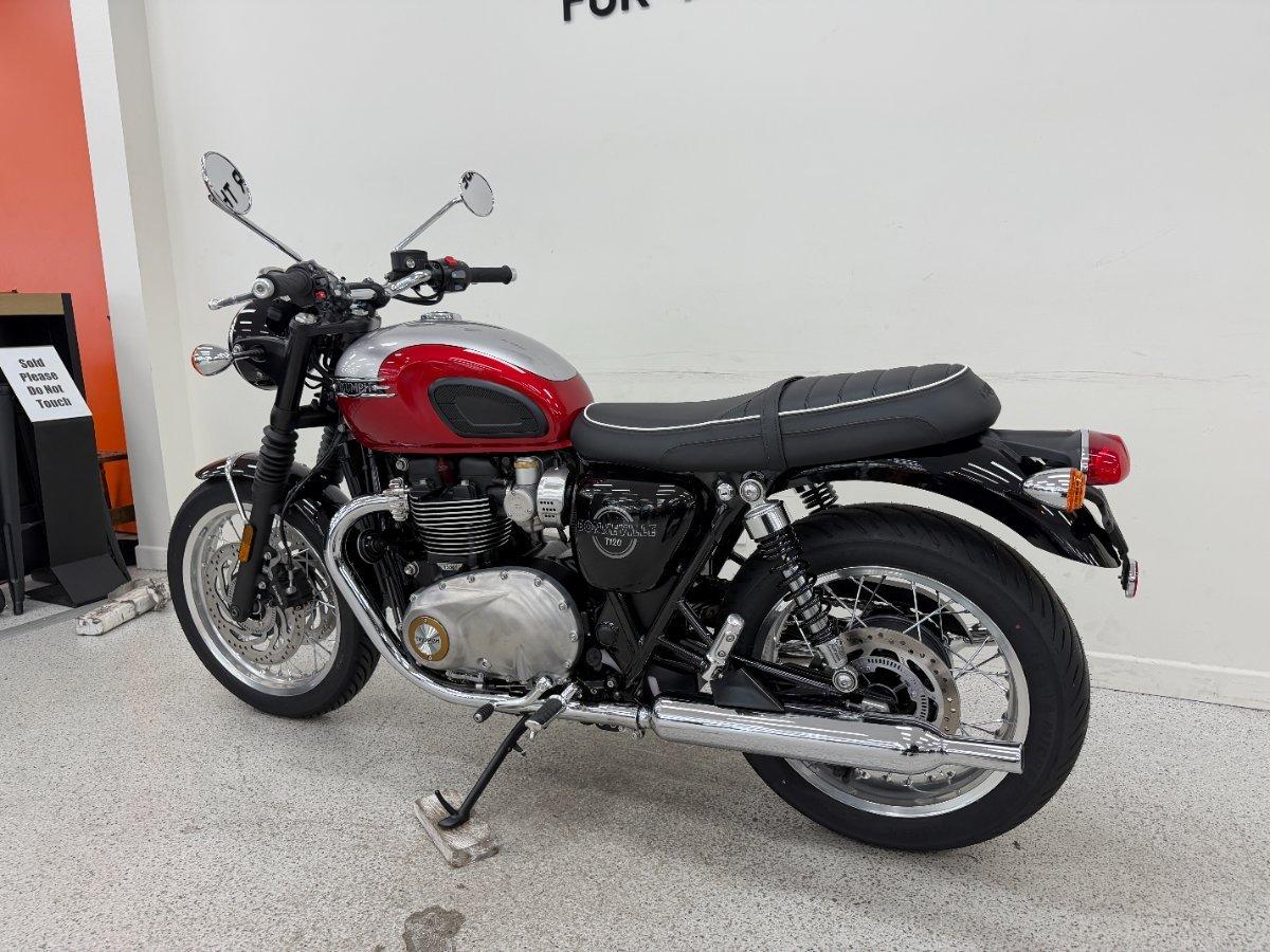 2026 TRIUMPH BONNEVILLE T120 ROAD
