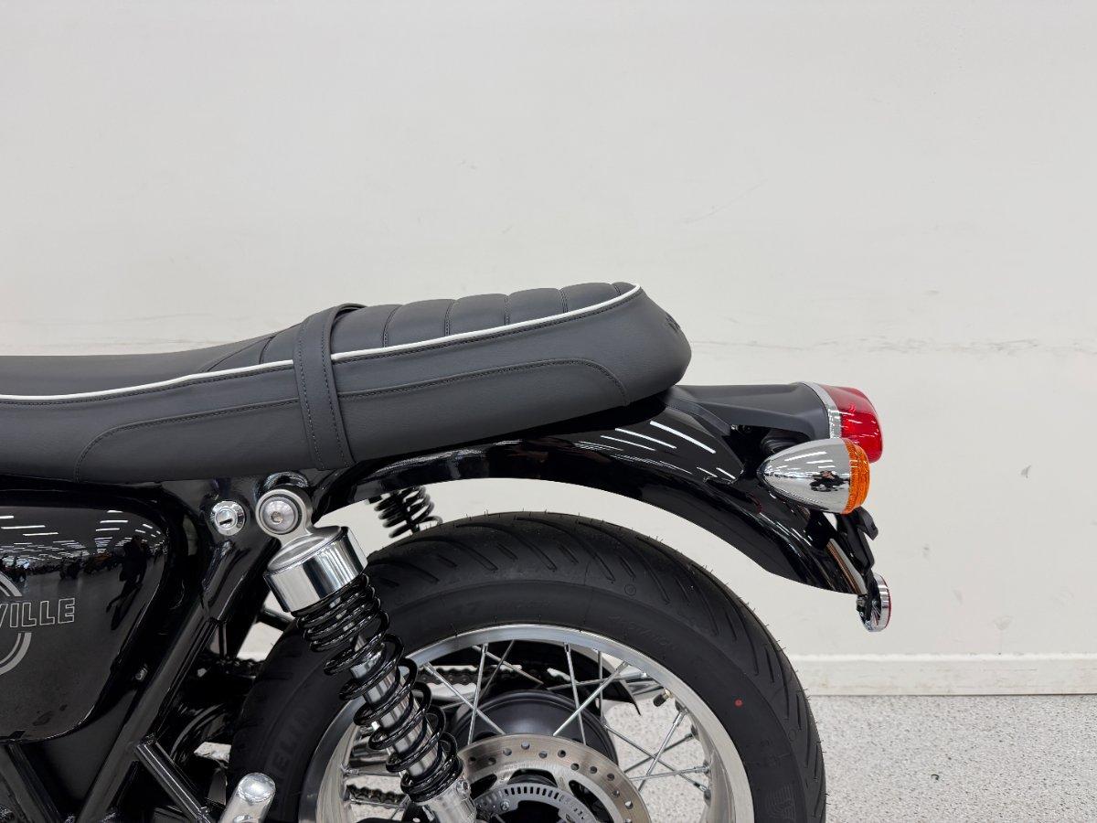 2026 TRIUMPH BONNEVILLE T120 ROAD
