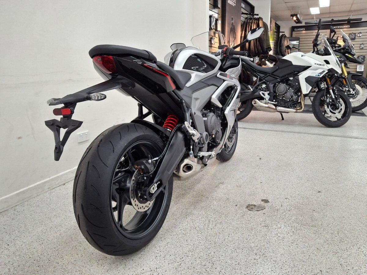 2026 TRIUMPH DAYTONA 660 (LAMS) ROAD