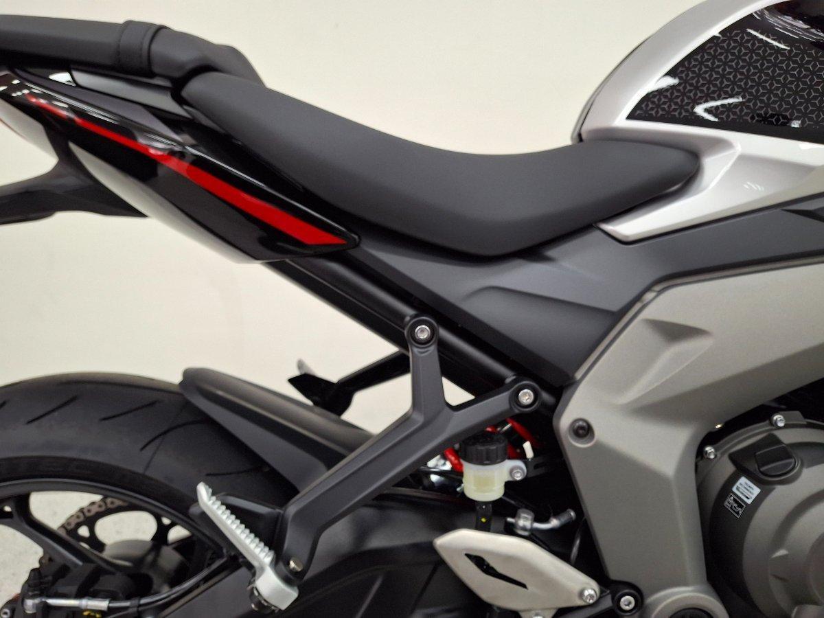 2026 TRIUMPH DAYTONA 660 (LAMS) ROAD