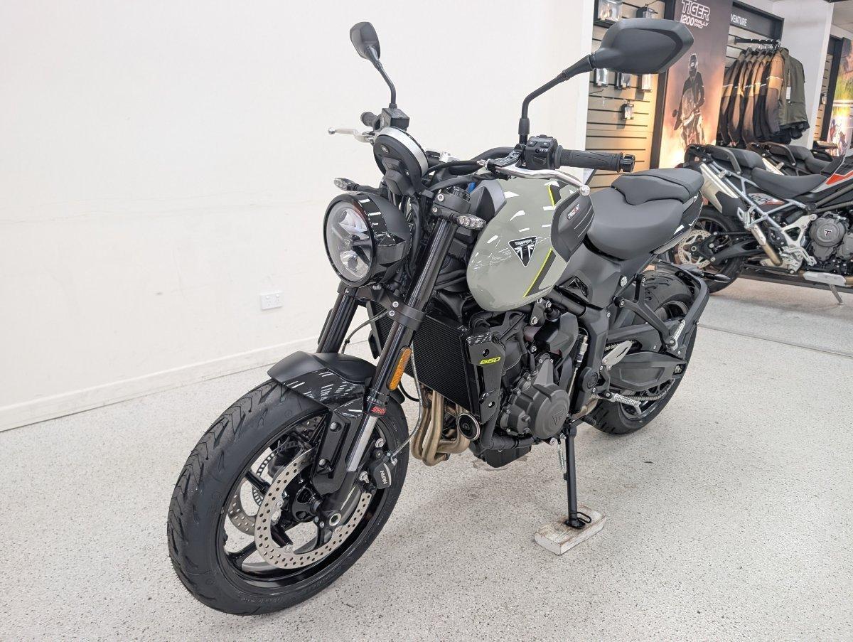 2026 TRIUMPH TRIDENT 660 ROAD