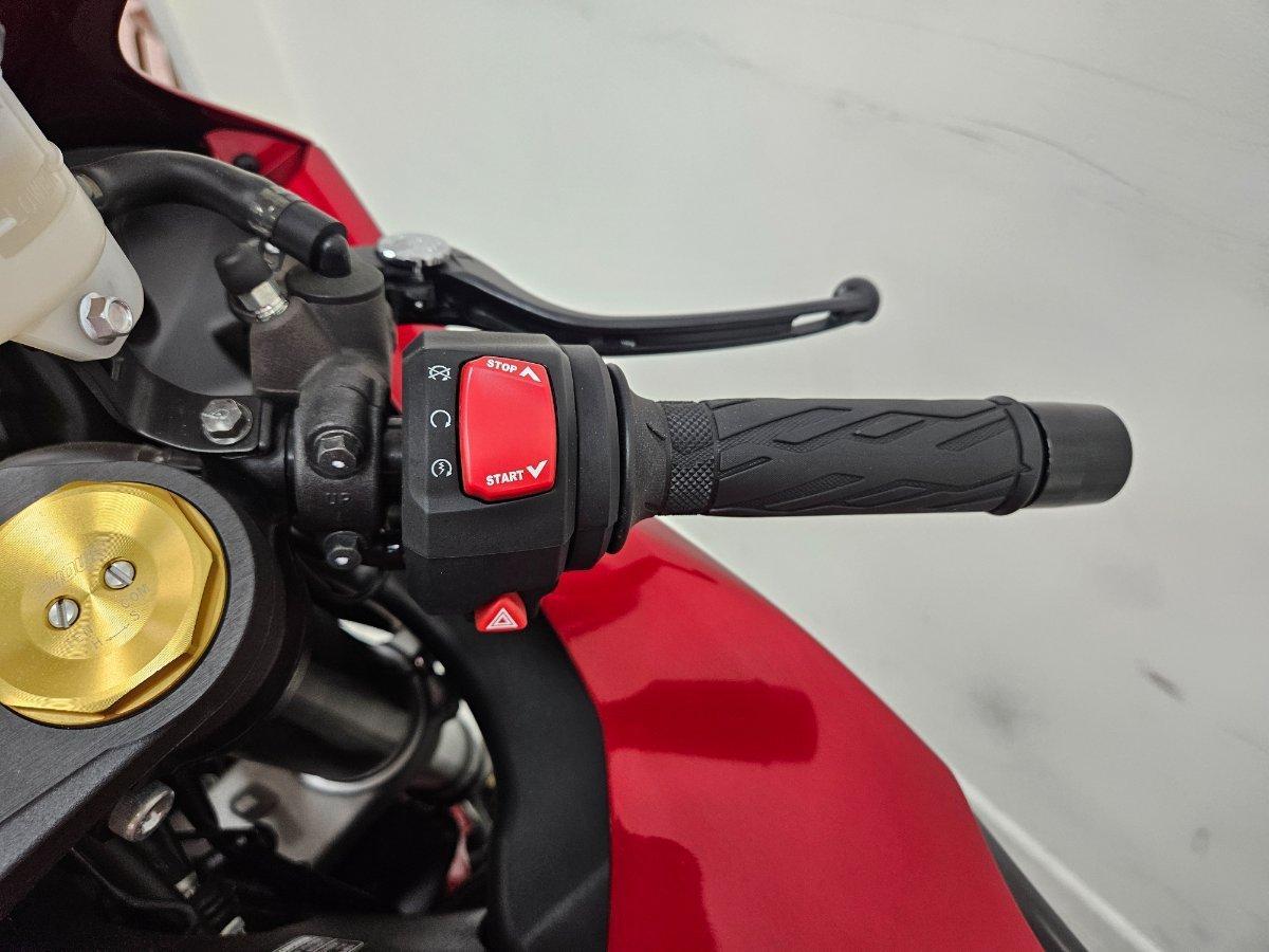2025 SUZUKI GSX-R1000R SPORTS
