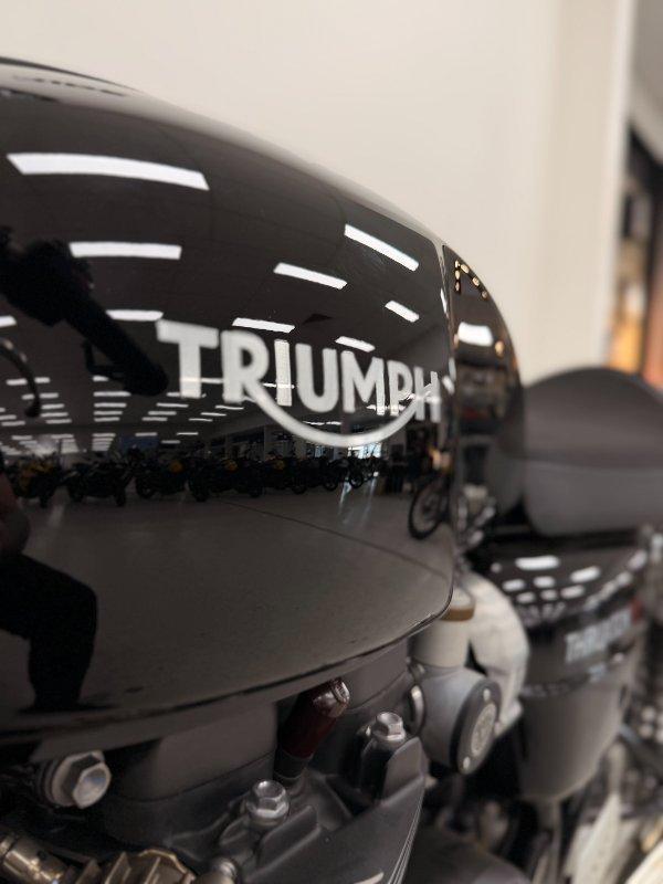 2022 TRIUMPH THRUXTON RS ROAD