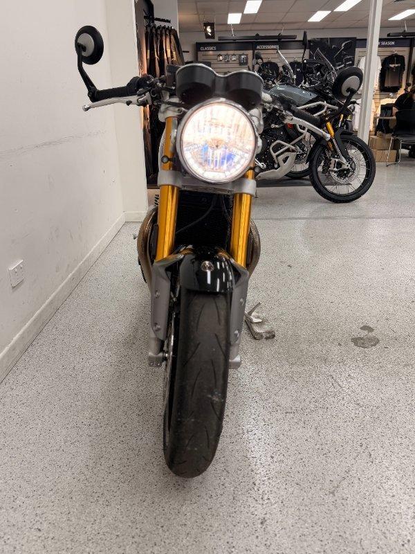 2022 TRIUMPH THRUXTON RS ROAD