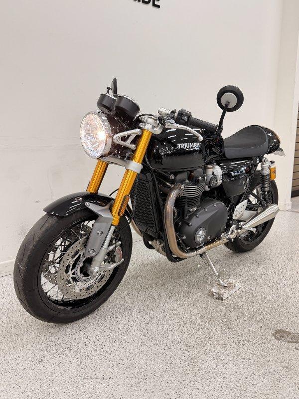 2022 TRIUMPH THRUXTON RS ROAD