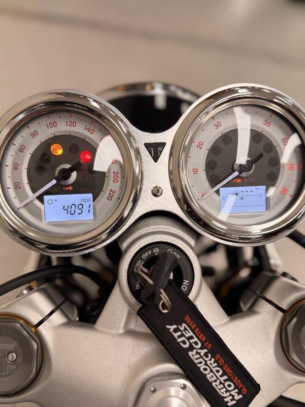 2022 TRIUMPH THRUXTON RS ROAD