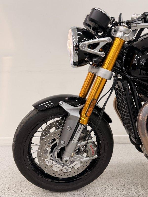 2022 TRIUMPH THRUXTON RS ROAD