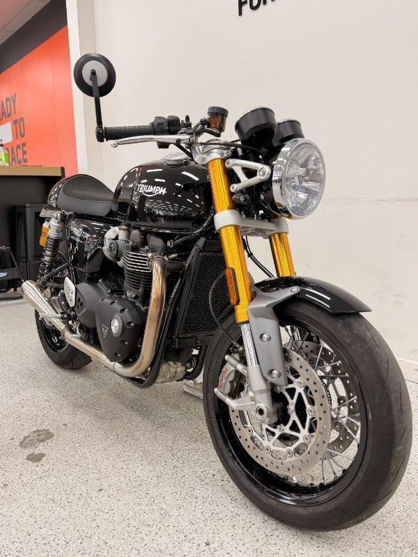 2022 TRIUMPH THRUXTON RS ROAD