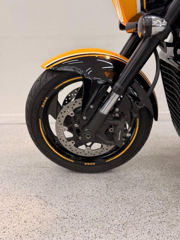 2013 SUZUKI VZR 1800 BOULEVARD (M109R) CRUISER