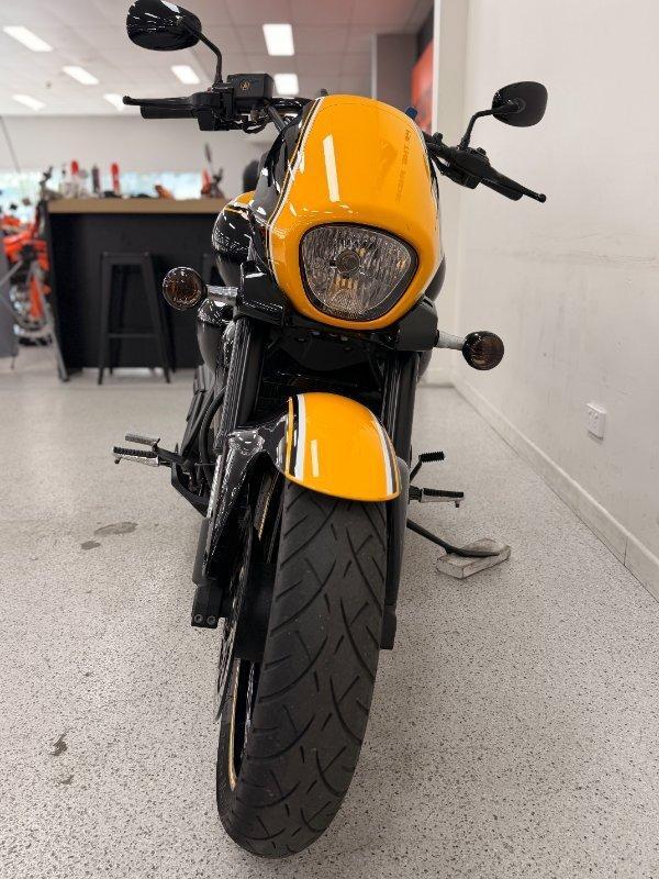 2013 SUZUKI VZR 1800 BOULEVARD (M109R) CRUISER