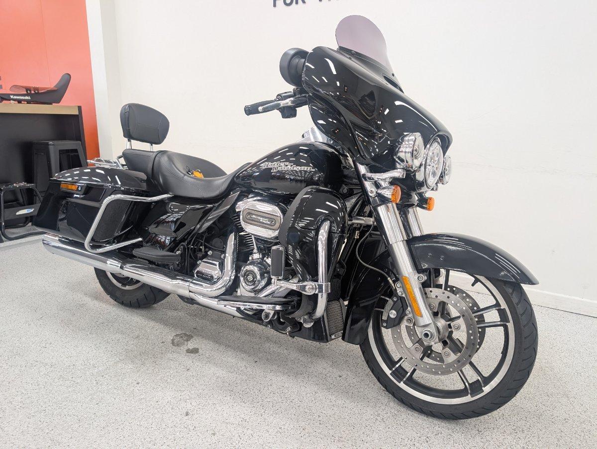 2017 HARLEY-DAVIDSON FLHXS STREET GLIDE SPECIAL CRUISER