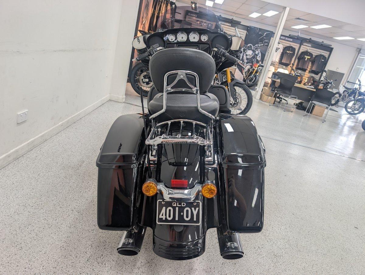 2017 HARLEY-DAVIDSON FLHXS STREET GLIDE SPECIAL CRUISER