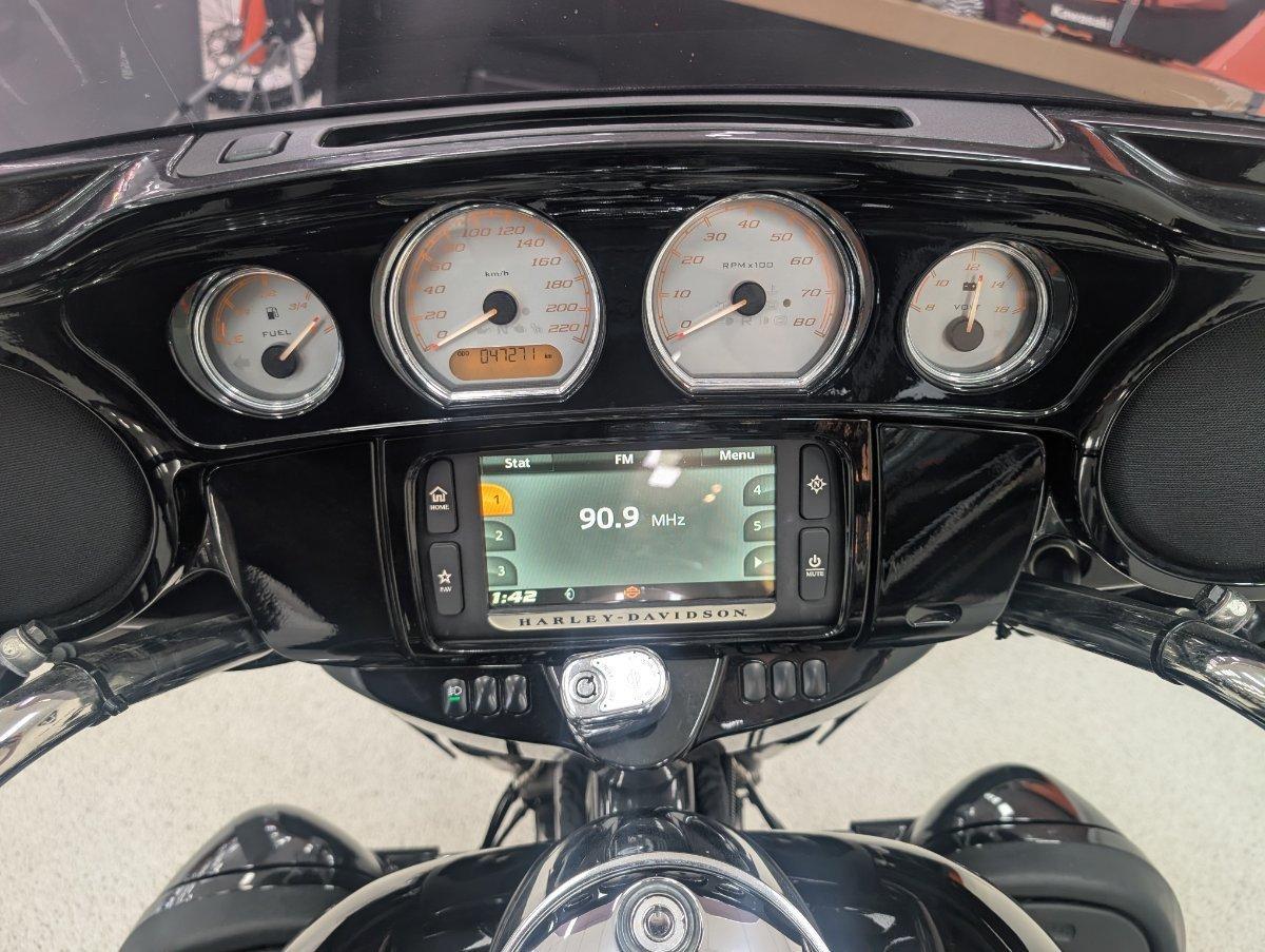 2017 HARLEY-DAVIDSON FLHXS STREET GLIDE SPECIAL CRUISER