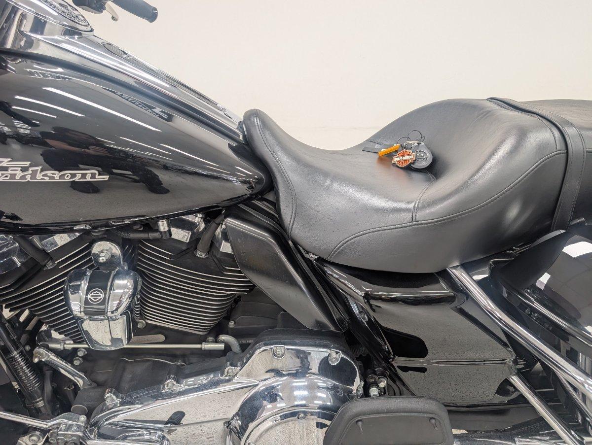 2017 HARLEY-DAVIDSON FLHXS STREET GLIDE SPECIAL CRUISER