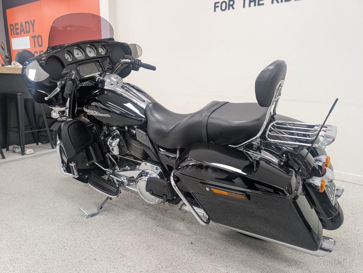 2017 HARLEY-DAVIDSON FLHXS STREET GLIDE SPECIAL CRUISER