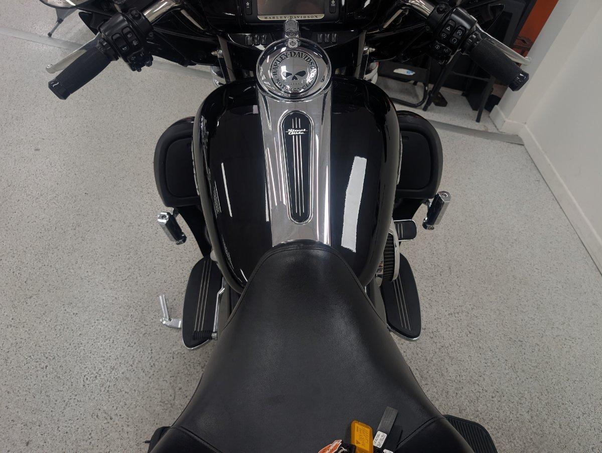 2017 HARLEY-DAVIDSON FLHXS STREET GLIDE SPECIAL CRUISER