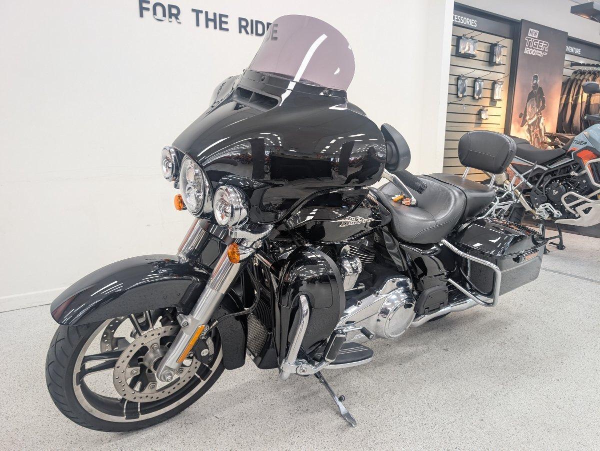 2017 HARLEY-DAVIDSON FLHXS STREET GLIDE SPECIAL CRUISER