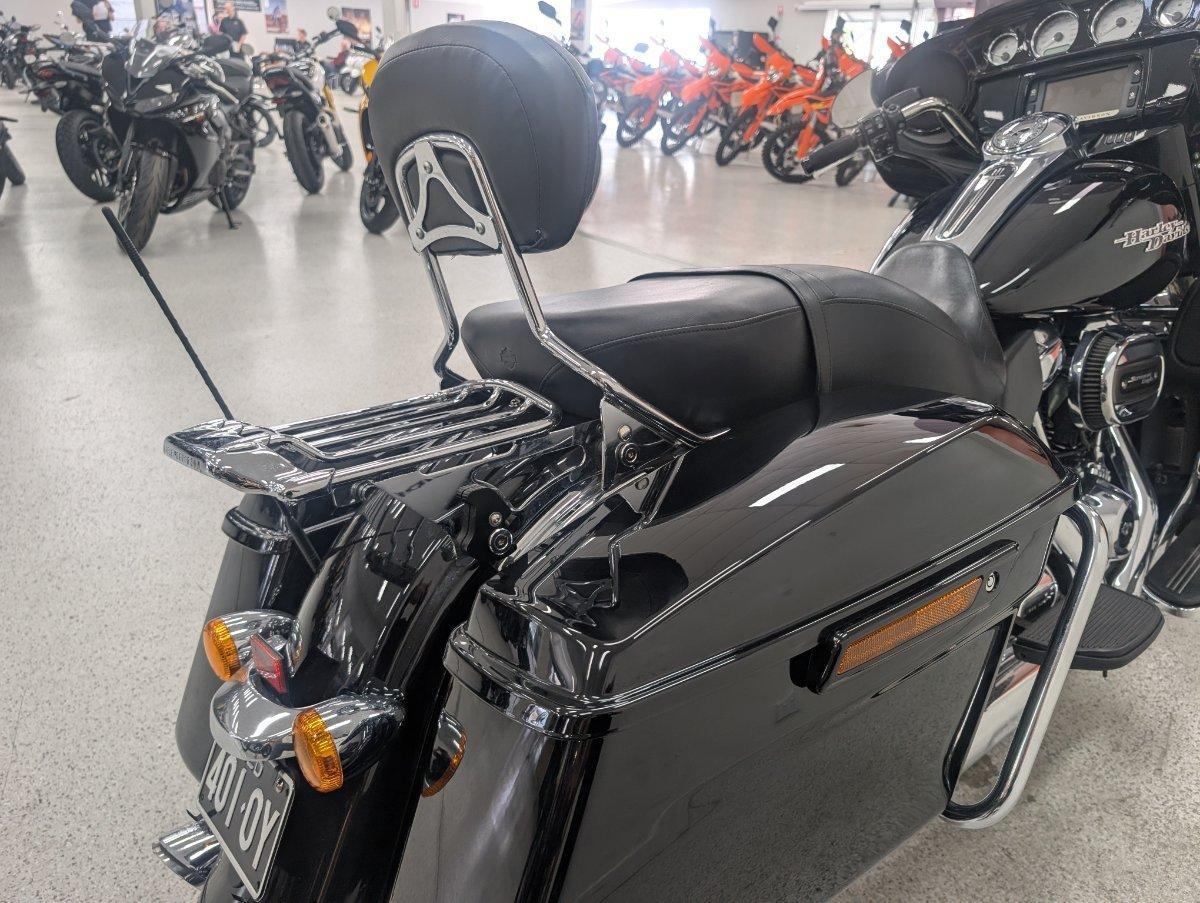 2017 HARLEY-DAVIDSON FLHXS STREET GLIDE SPECIAL CRUISER