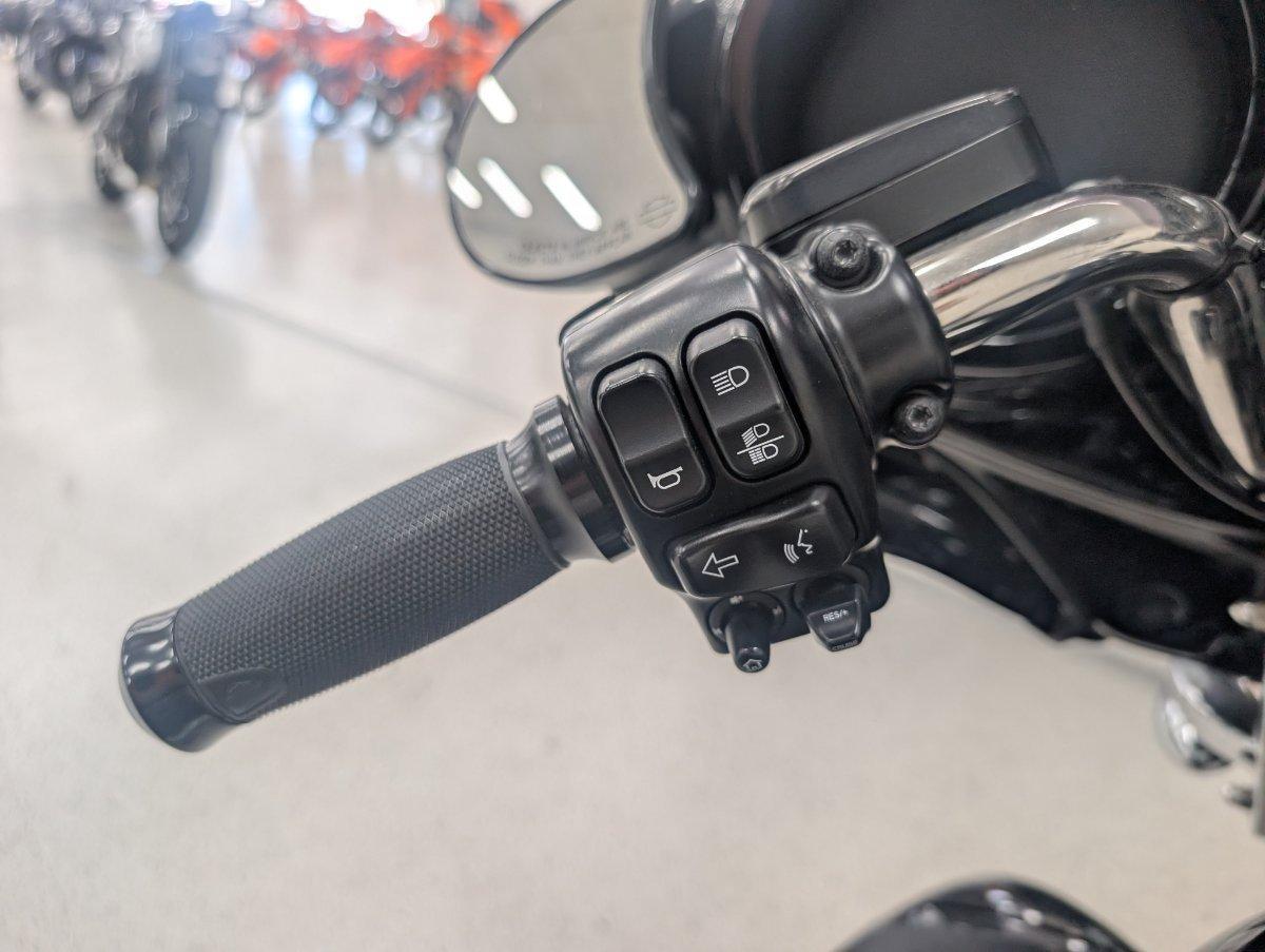 2017 HARLEY-DAVIDSON FLHXS STREET GLIDE SPECIAL CRUISER